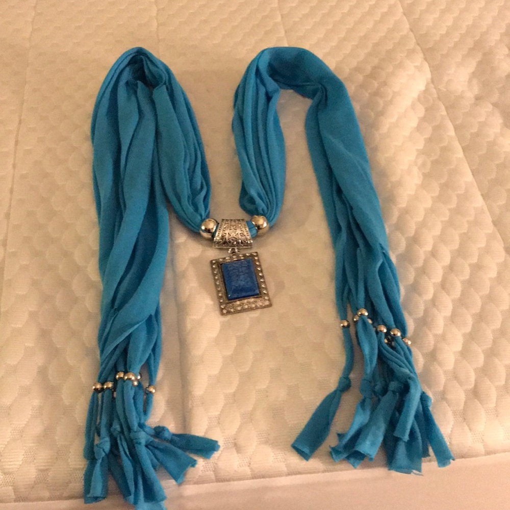 Turquoise scarf with necklace